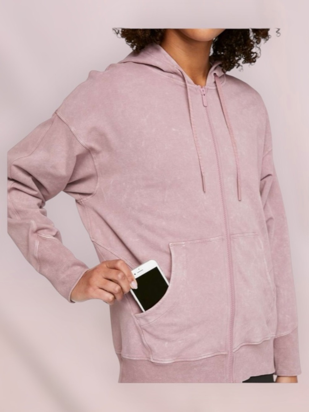 Lululemon Ready to Roll Hoodie
Washed Vintage Mauve